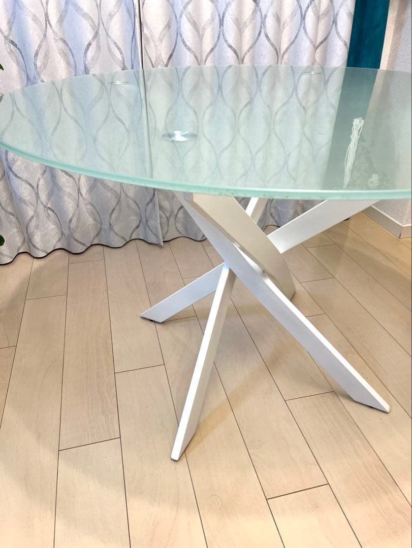 最終値下げダイニングテーブル円形 丸 強化ガラス(ホワイト)日付指定可