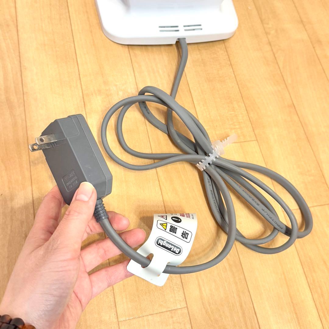 デロンギ　オイルヒーター　NJ0505E