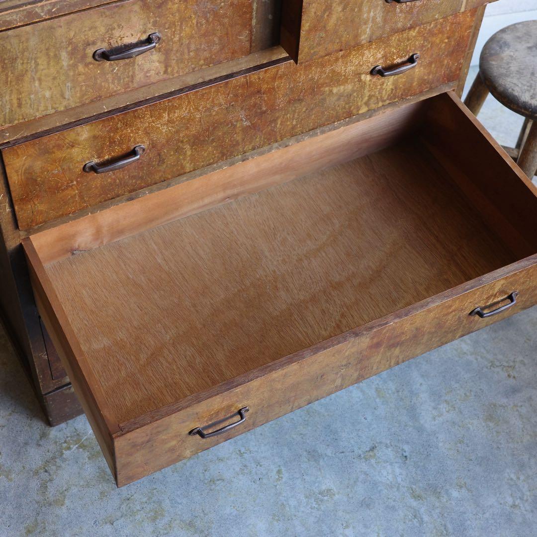 レトロな整理箪笥　チェスト　引出し