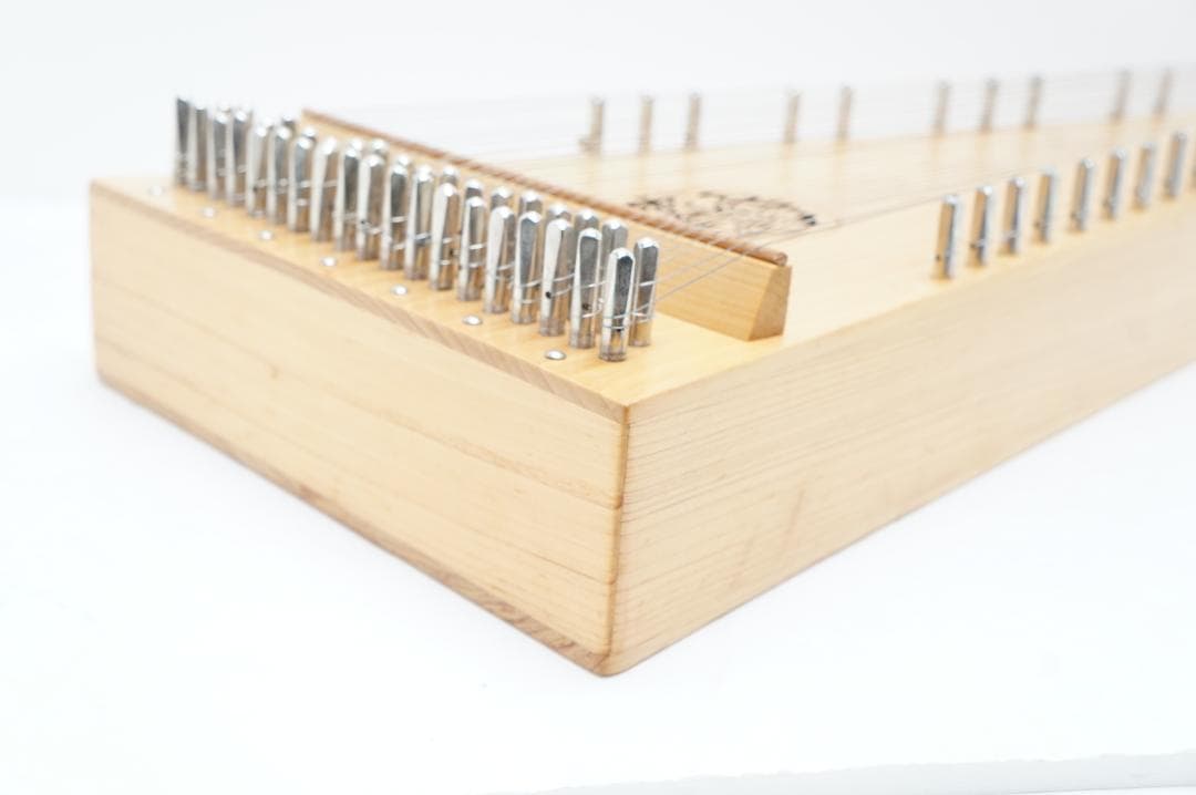 プサルタリー　37弦　弦楽器