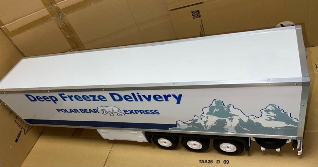 タミヤ 1/14RC 3軸リーファー・セミトレーラー 新品組み立て塗装済 値下中