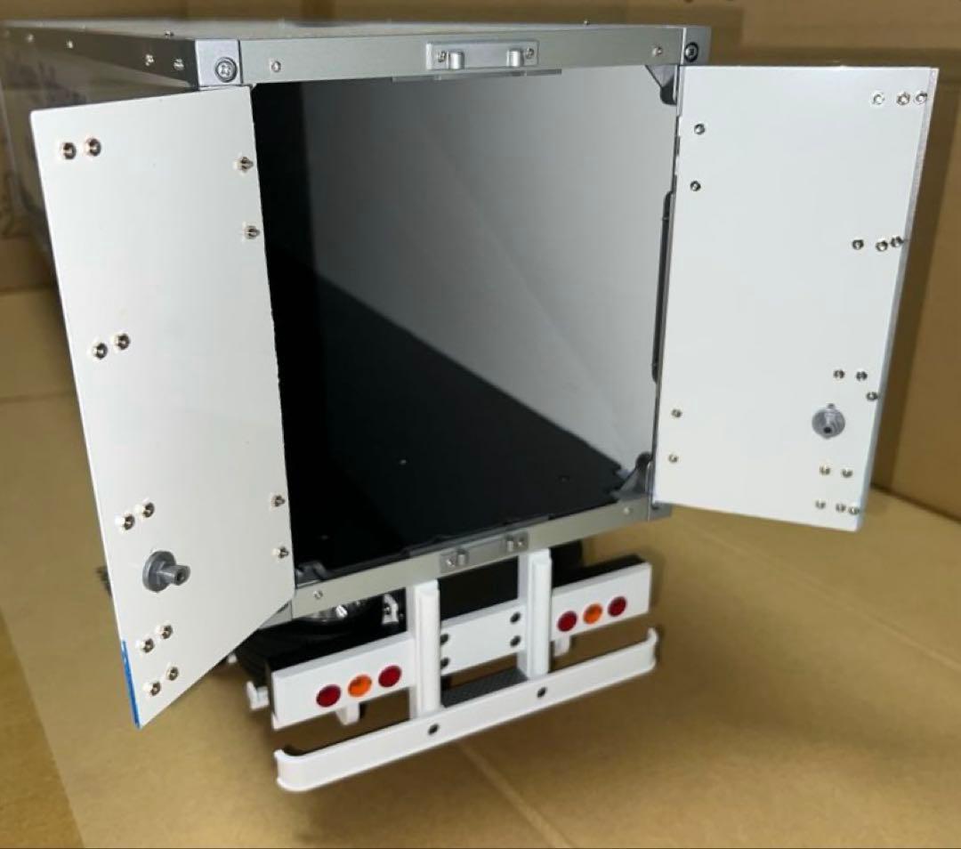 タミヤ 1/14RC 3軸リーファー・セミトレーラー 新品組み立て塗装済 値下中