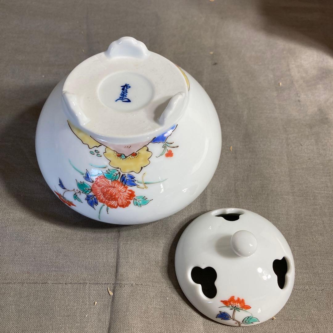 【期間特別価格】赤絵の伝統　人間国宝　十三代酒井田柿右衛門作　錦牡丹文　香炉