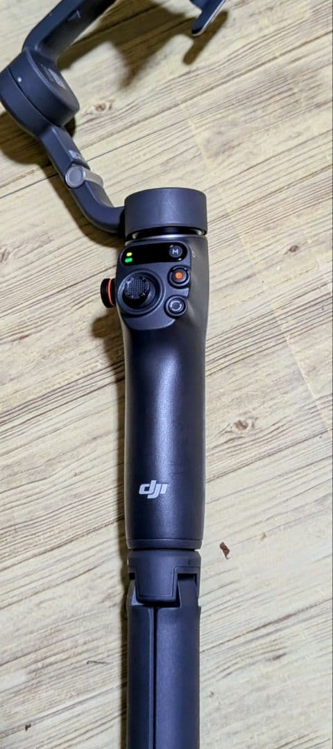 ほぼ新品　DJI Osmo Mobile 6 ジンバル　スタビライザー