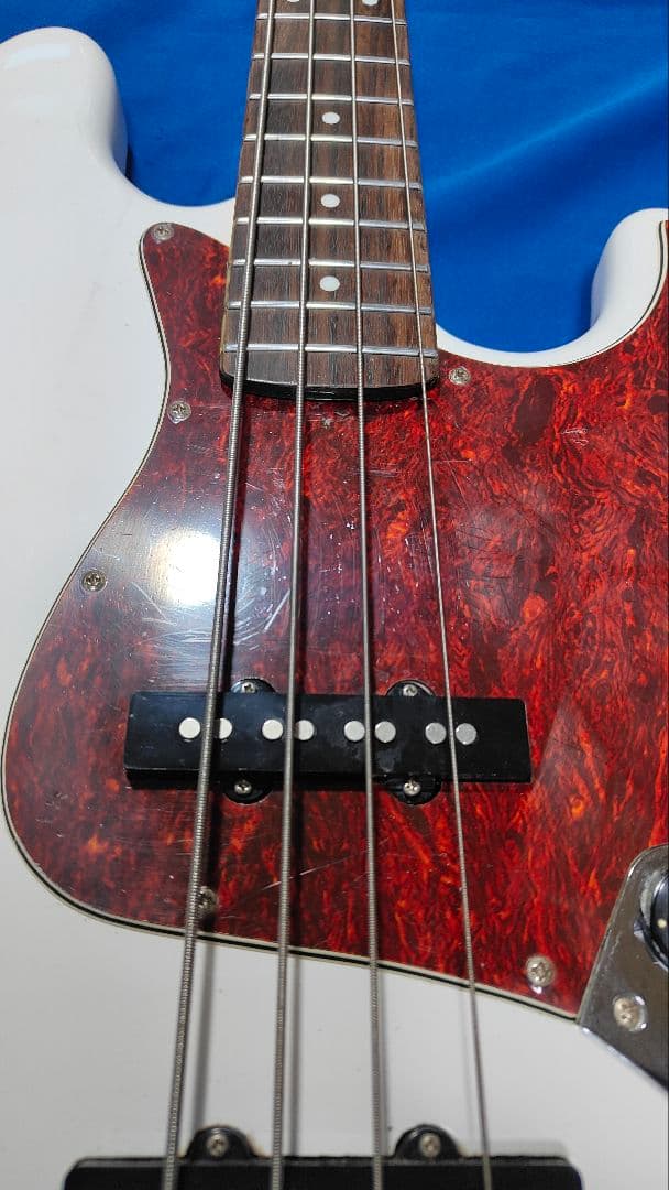 FERNANDES ジャズベース ホワイト