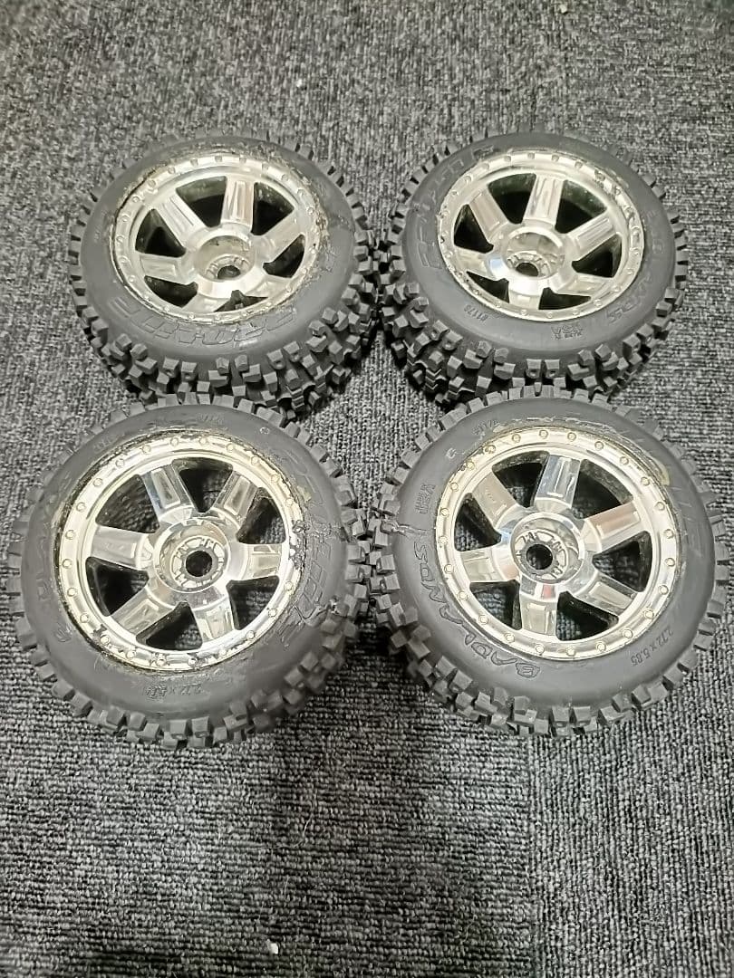 入手困難オフロードタイヤ　プロライン1/8　モンスタートラック　トラギー17mm