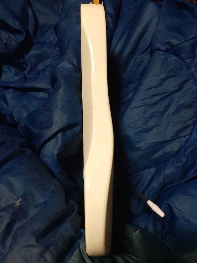 ジャンク世界に1本ＡＩＹストラトタイプギターSSH白24F調整済