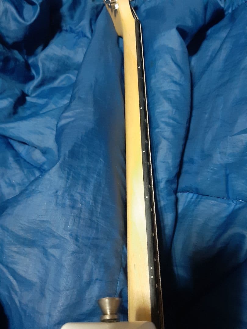 ジャンク世界に1本ＡＩＹストラトタイプギターSSH白24F調整済