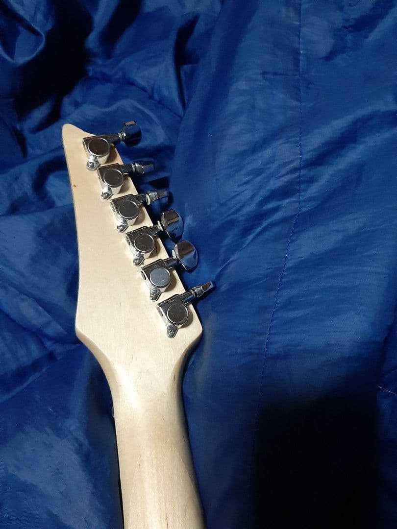 ジャンク世界に1本ＡＩＹストラトタイプギターSSH白24F調整済