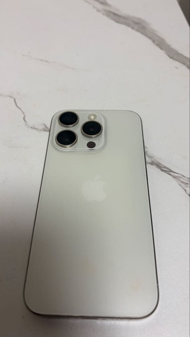 Apple iPhone 15 Pro ホワイト　1TB本体