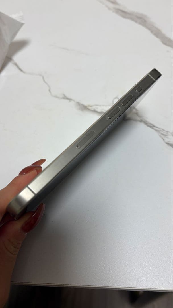 Apple iPhone 15 Pro ホワイト　1TB本体