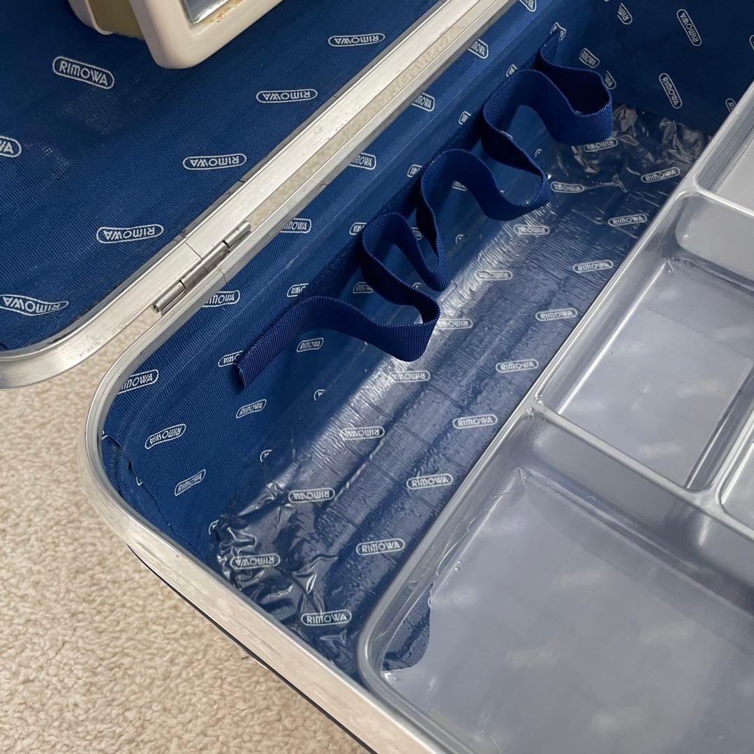 希少 RIMOWA シルバーインテグラル ビューティケース 18L アルミニウム