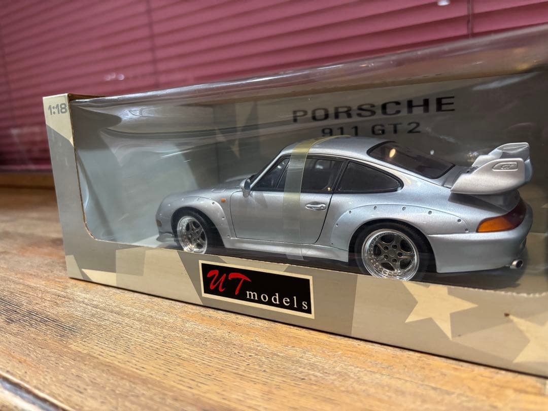 ミニカー Porsche 911 GT2 1/18 UT models