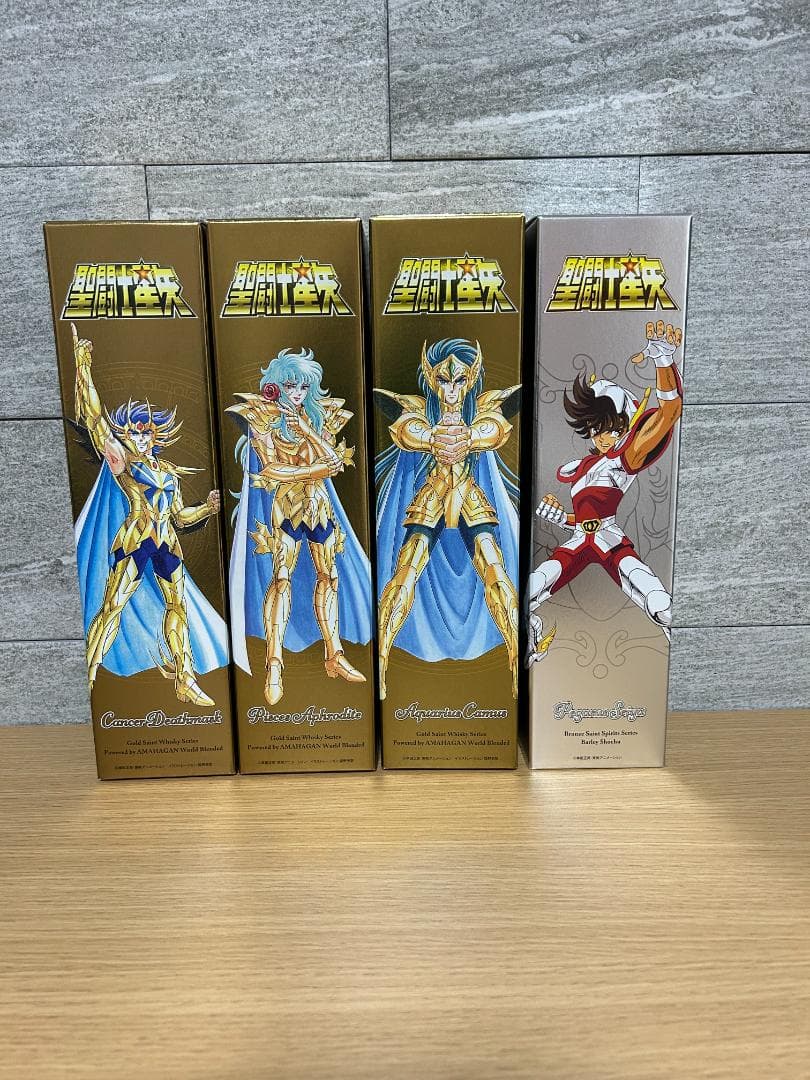 聖闘士星矢ウイスキー　3種類 と聖闘士星矢焼酎