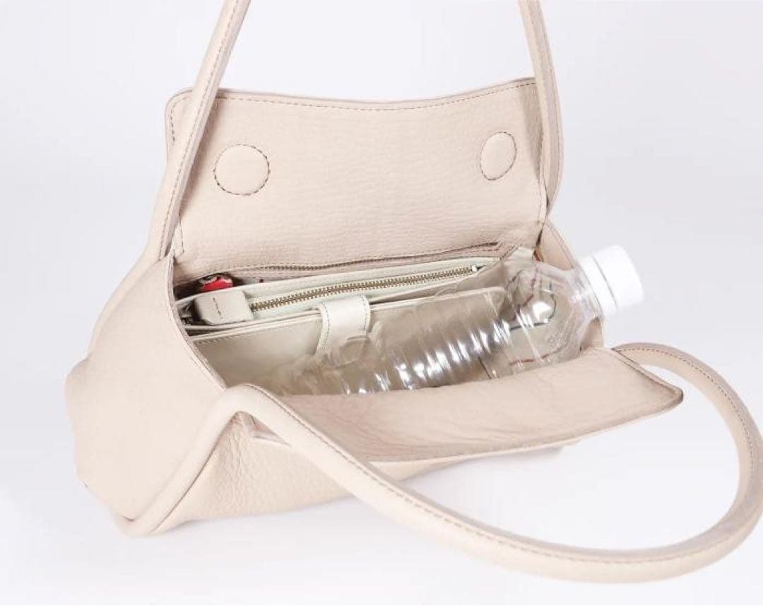 ま*ー様 B.stuff シュリンクレザー ハンドバッグ