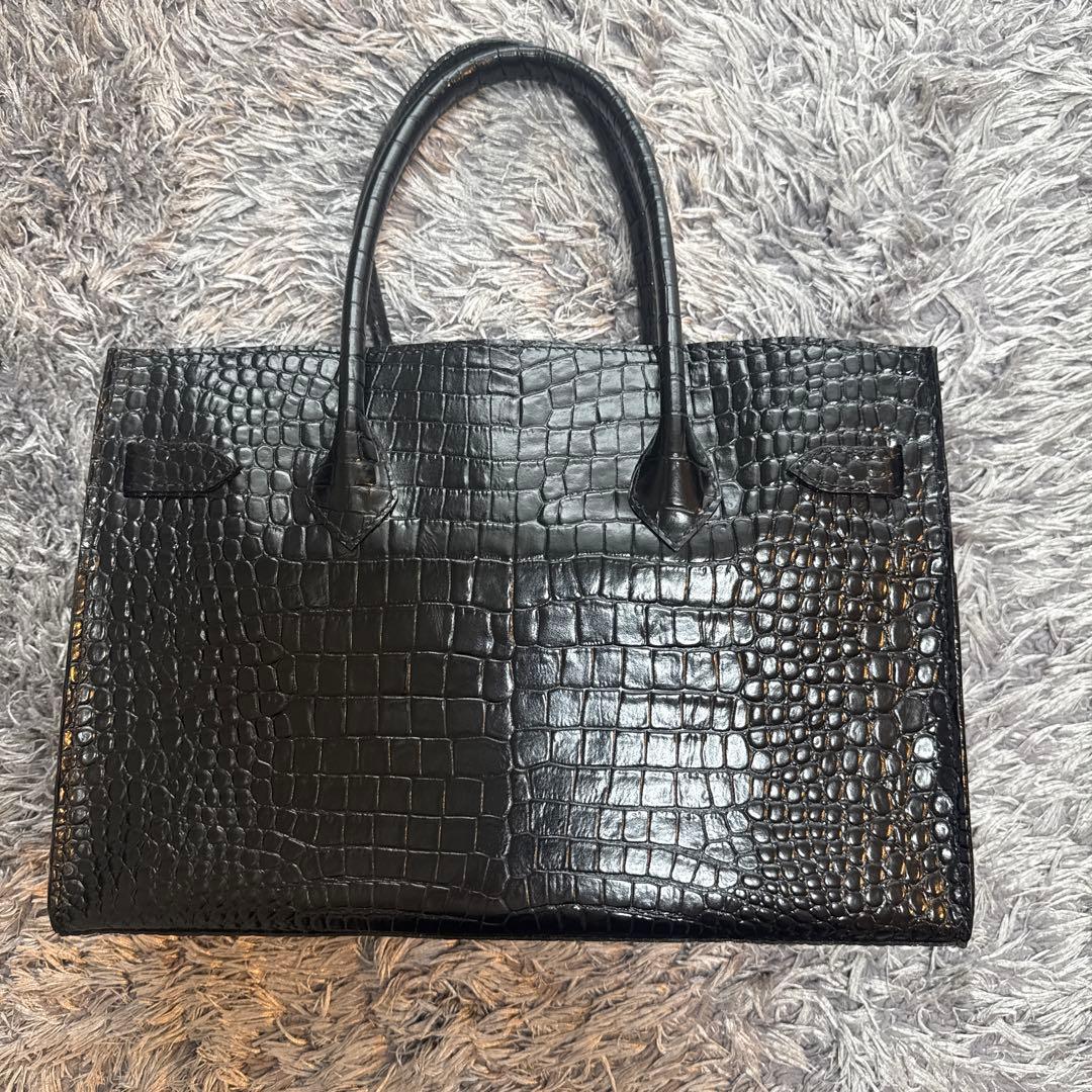 クロコダイル 調の型押し　ハンドバッグ　黒