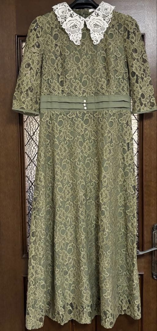 【LEJA】レースビッグカラー花柄刺繍ウエストマークロングフレアドレスワンピース