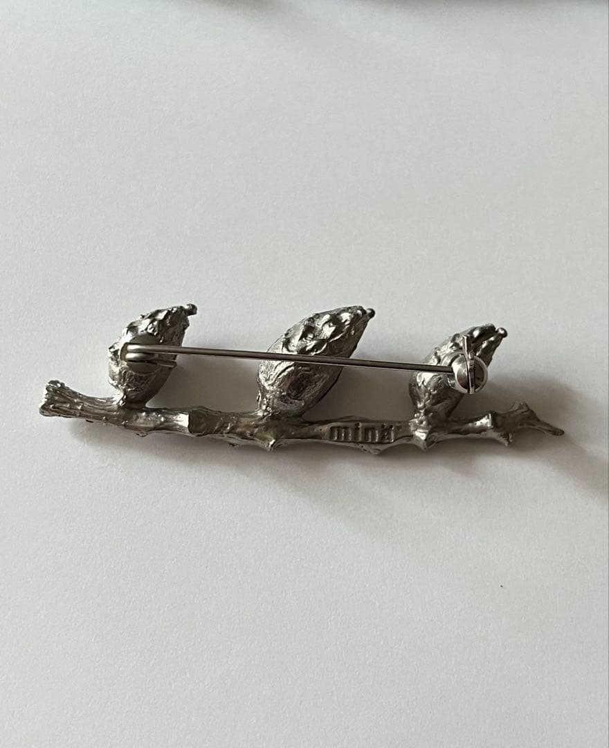 ミナペルホネン　ブローチ　枝に木の実