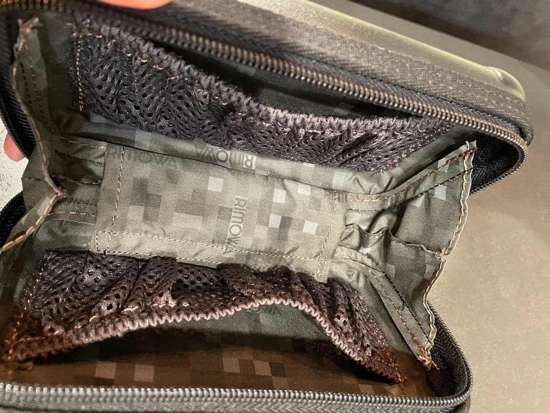 ANA RIMOWA キャリーケース型ポーチ　未使用