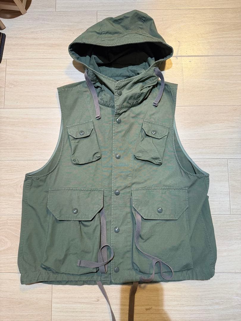 エンジニアードガーメンツ　フィールドベスト　コットンリップ　レイジ