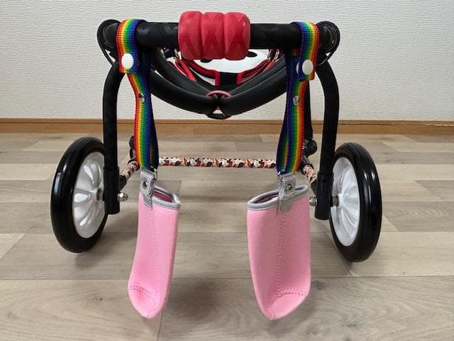 犬用車椅子、柴犬用4輪車、犬の車椅子