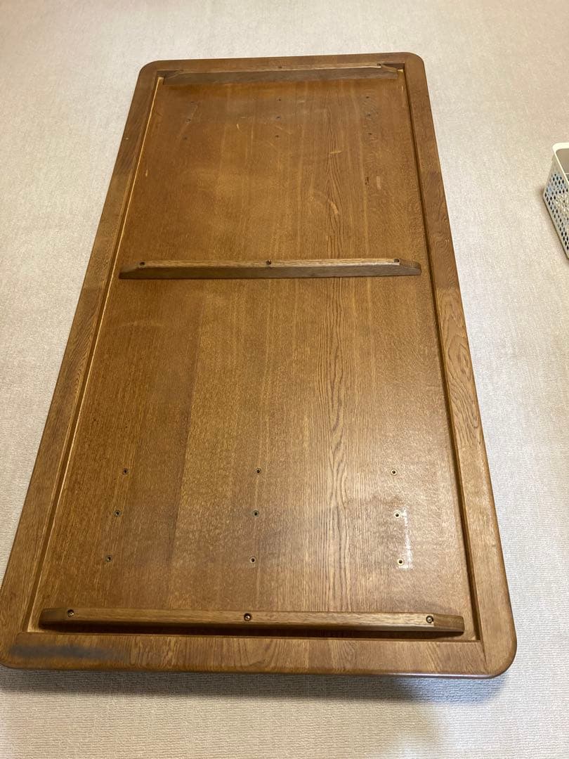 カリモク　一枚板の木製ダイニングテーブル