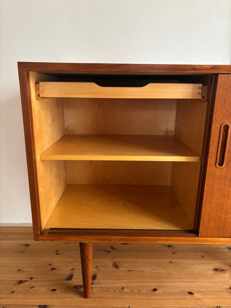 Hundevad＆Co / カルロ・イェンセン サイドボード