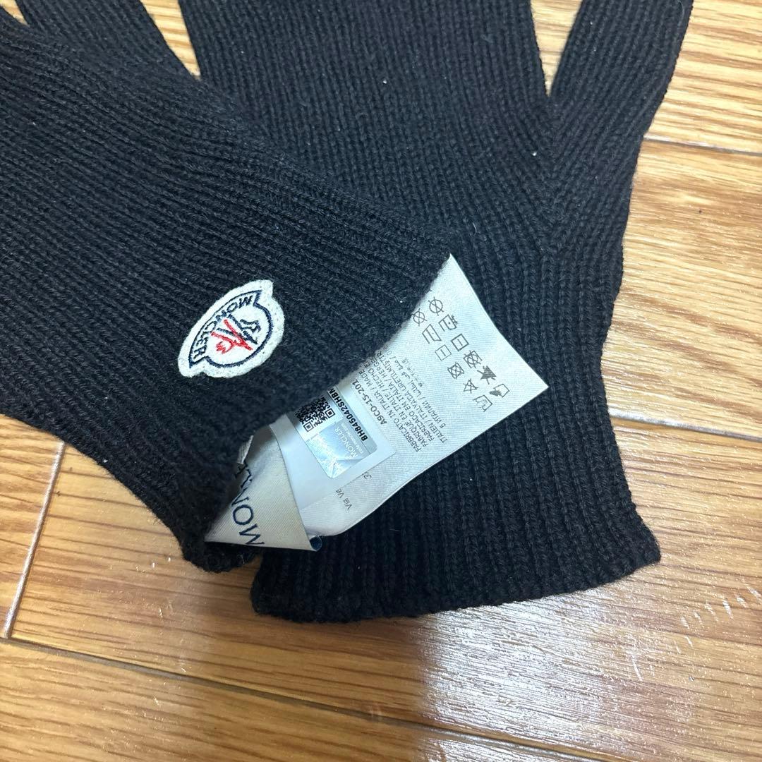 未使用に近い！モンクレール手袋