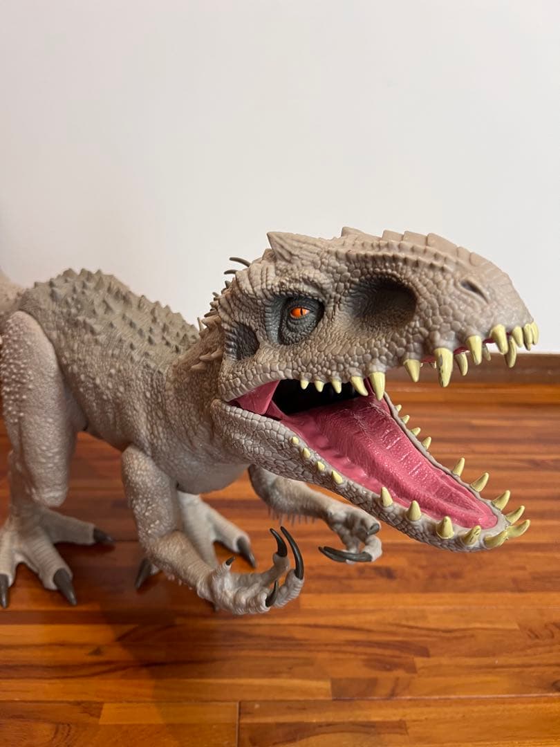 恐竜フィギュア (インドミナスレックス)グレー 大きいサイズ