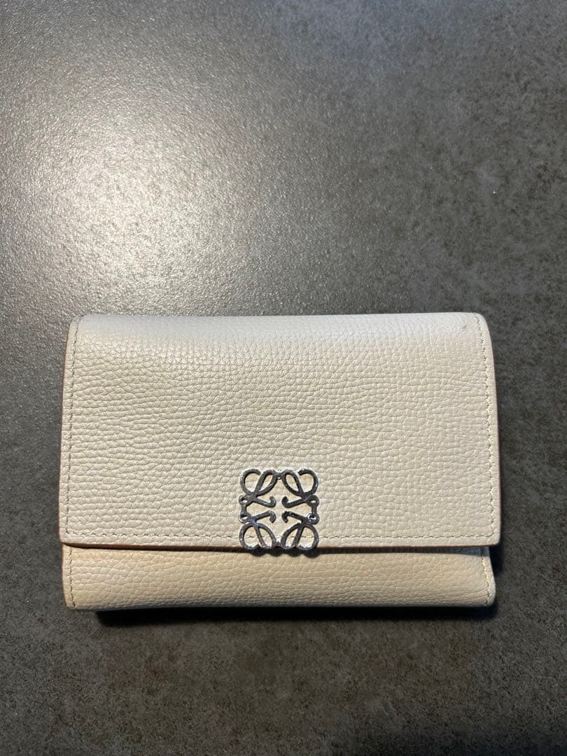 く*ろ様 LOEWE 三つ折り財布