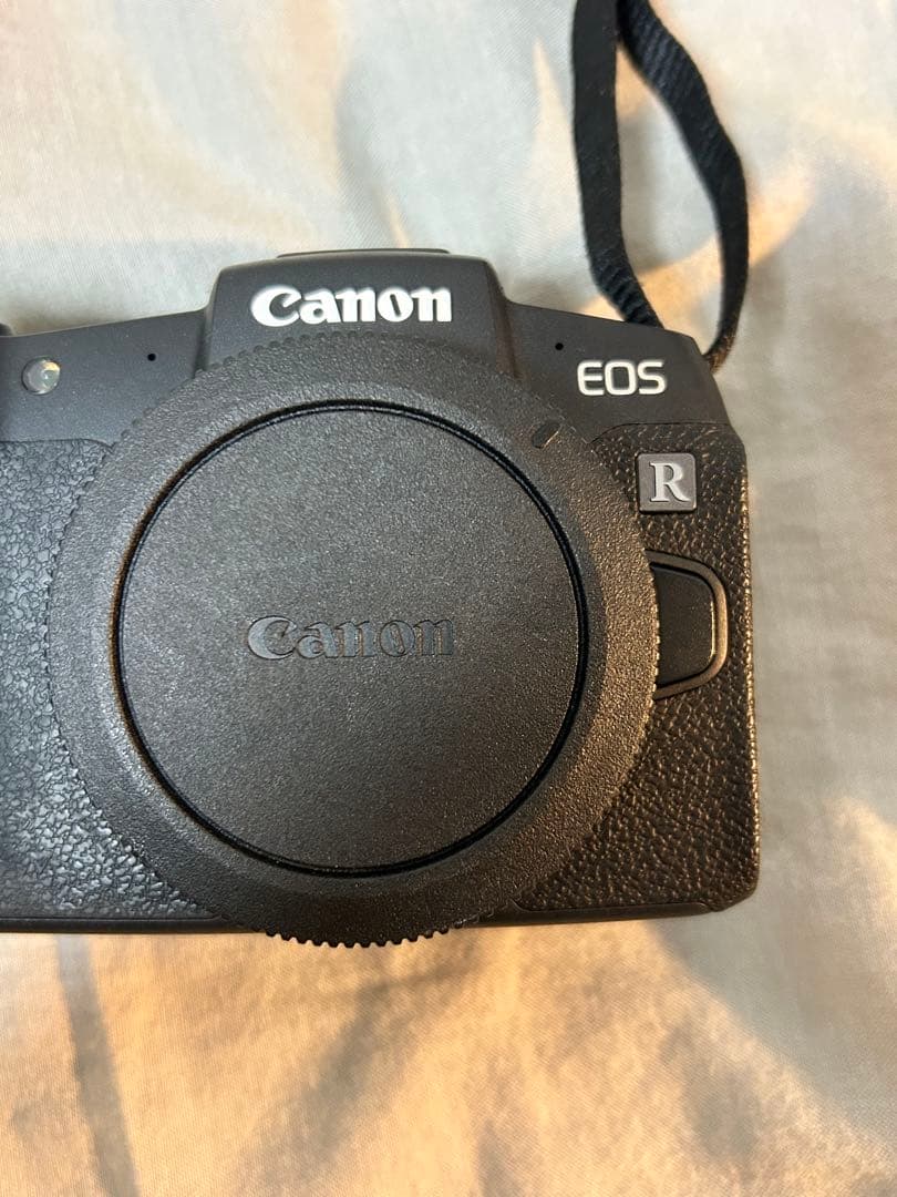 ルーブル❗️ Canon EOS RP (本体・バッテリーセット)