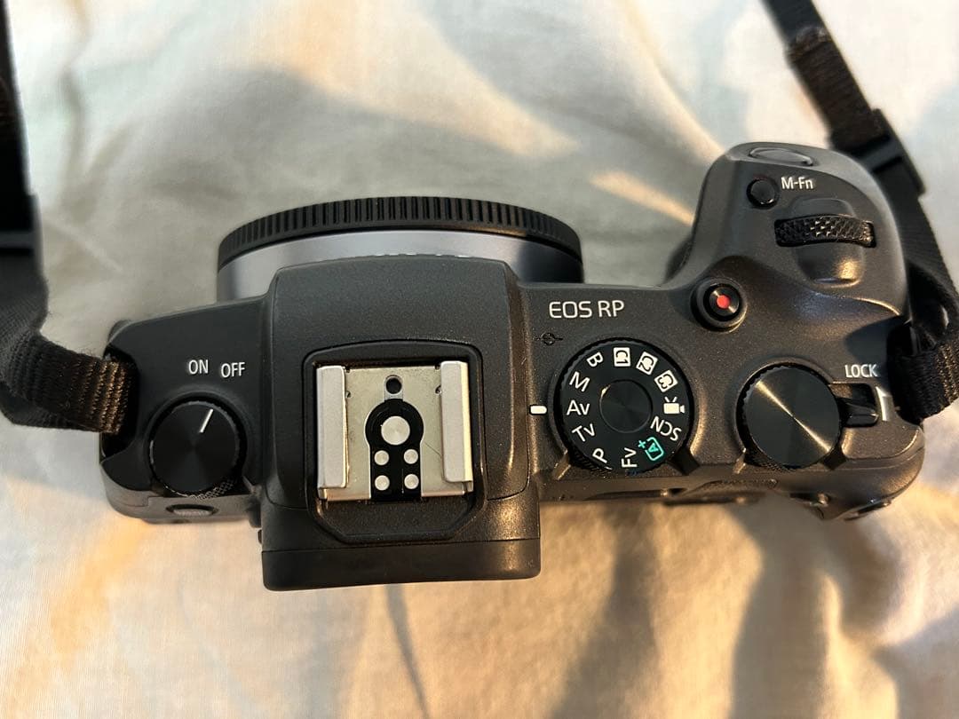 ルーブル❗️ Canon EOS RP (本体・バッテリーセット)