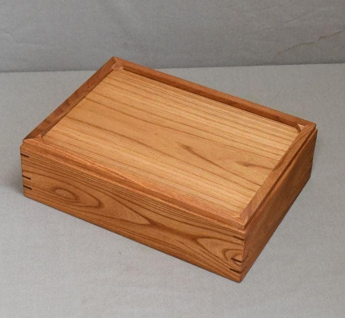 欅の文庫。B5サイズの収納。新品