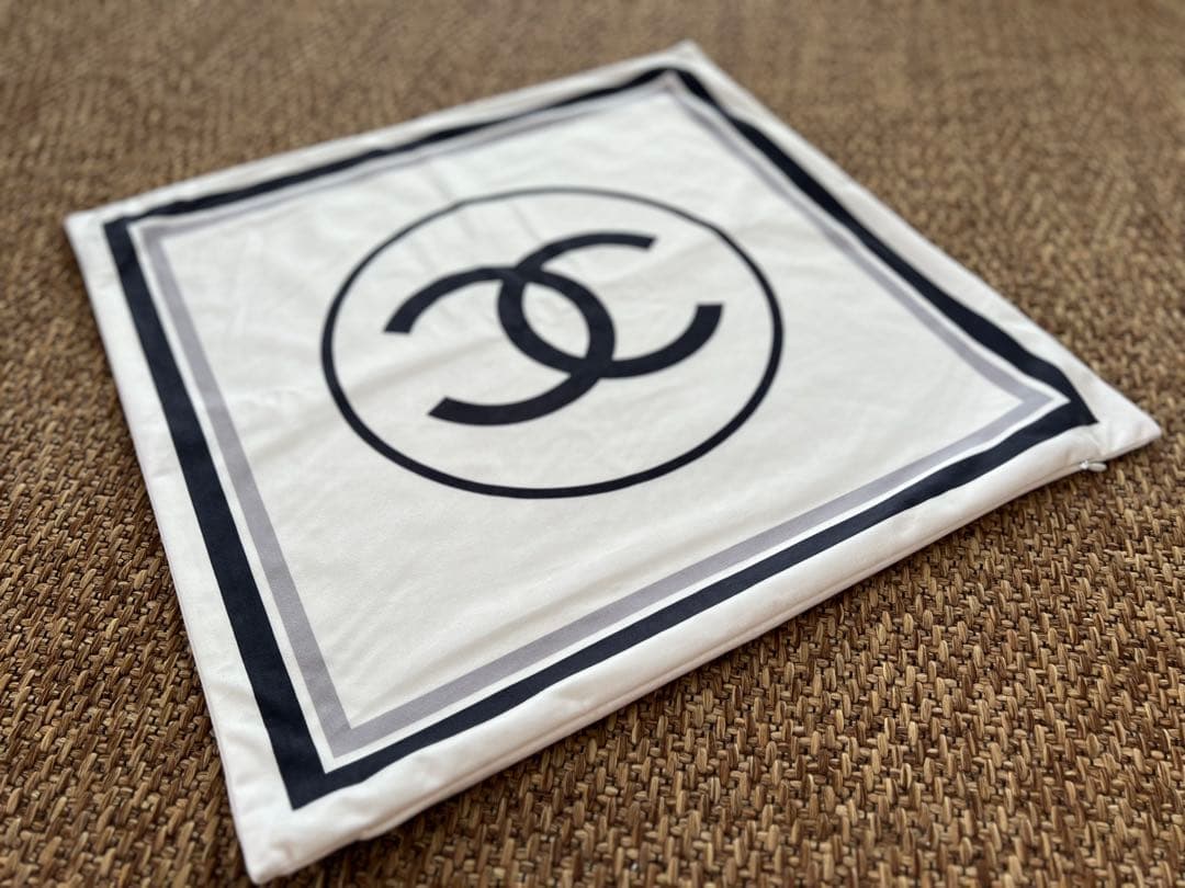 CHANEL クッションカバー　ノベルティ