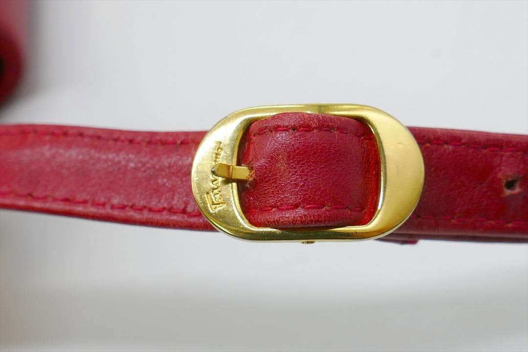 [3393]　＊サルヴァトーレフェラガモ＊　ショルダーバック　赤　ポーチ