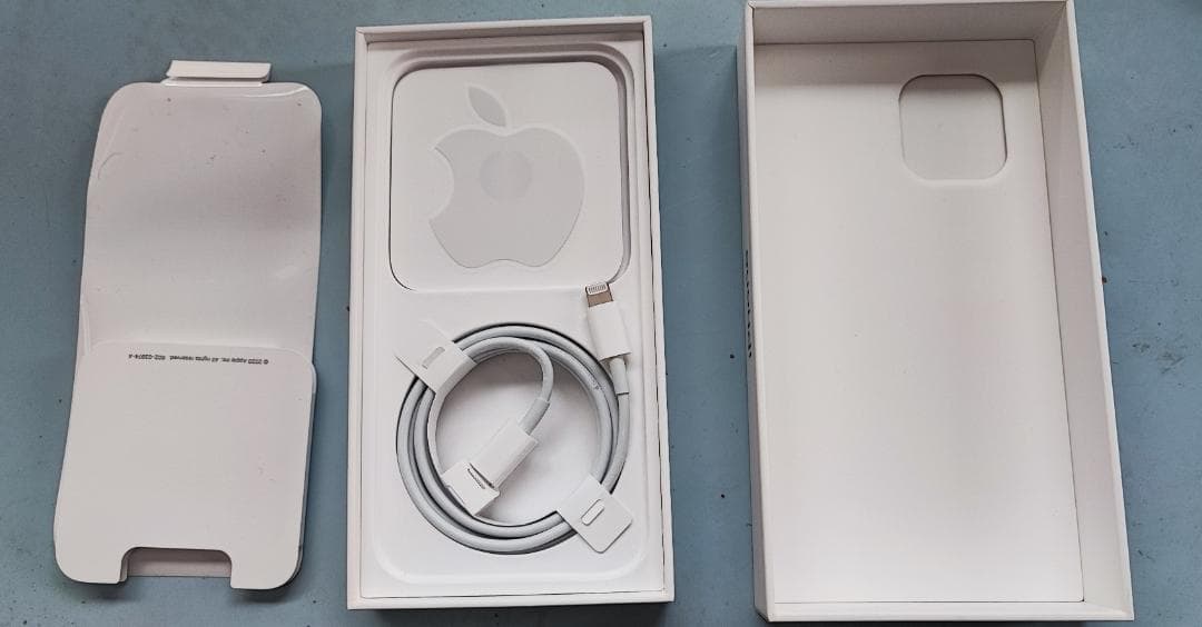 iPhone12　256GB　ブルー　付属品一部未使用！！