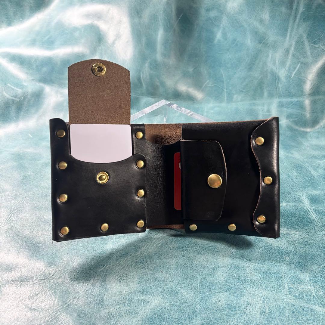 ハンドメイド　二つ折り　革財布　クロムエクセル　黒色　真鍮　cx-hw-000①