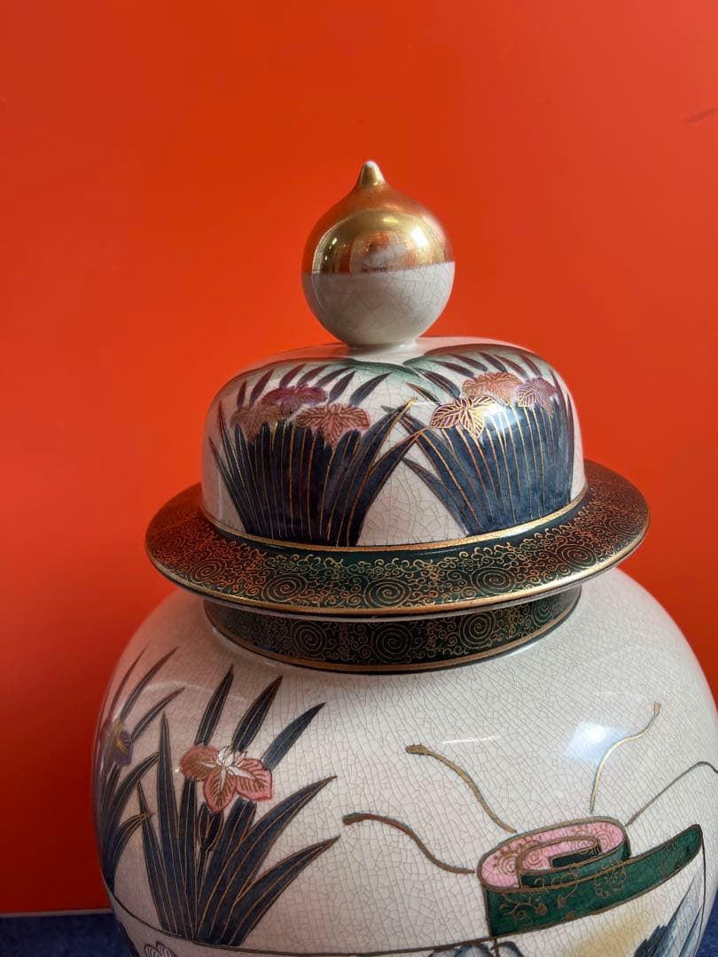 1329  薩摩焼　色絵金彩人物風景図　沈香壺　時代物　骨董