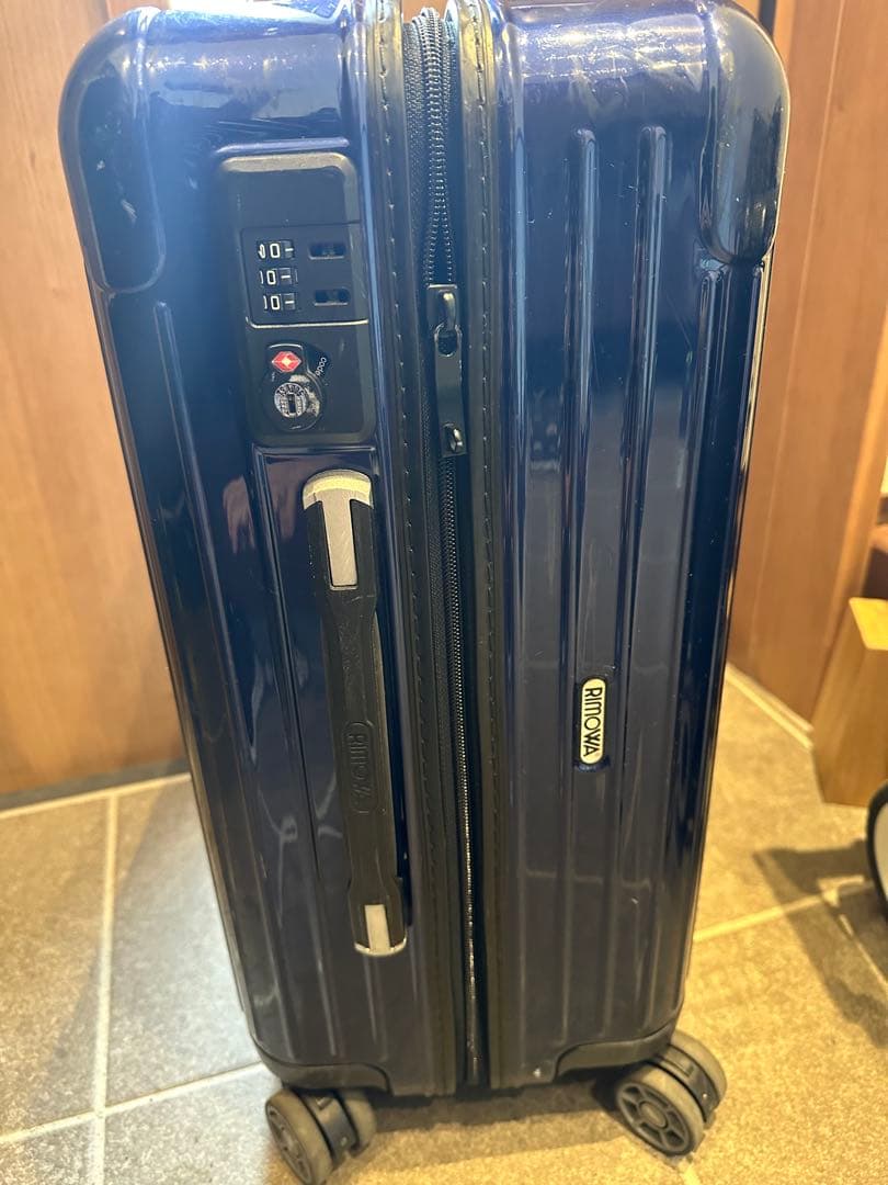 リモワ　スーツケース