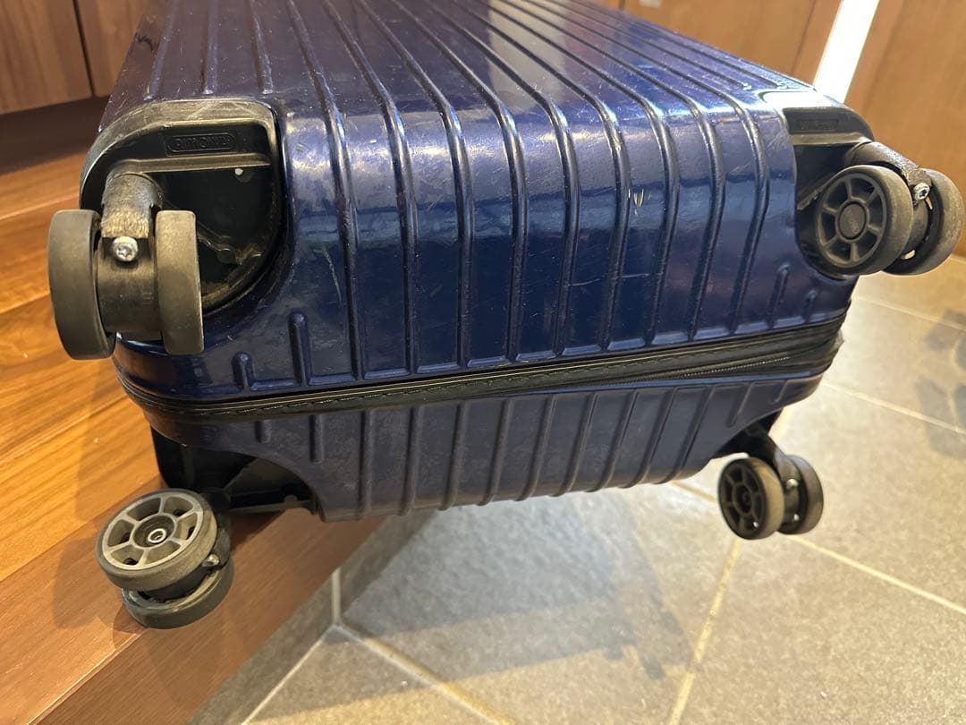 リモワ　スーツケース