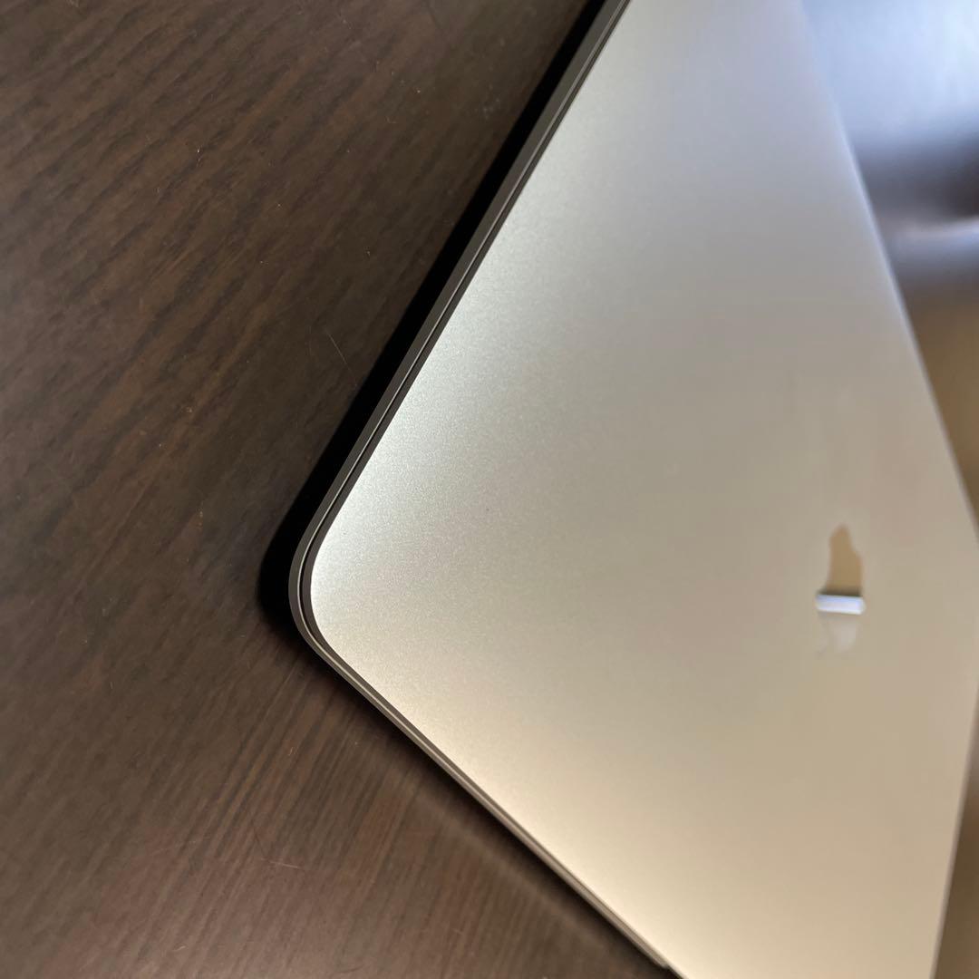 MacBook Air 13インチ （Intel Core i5）