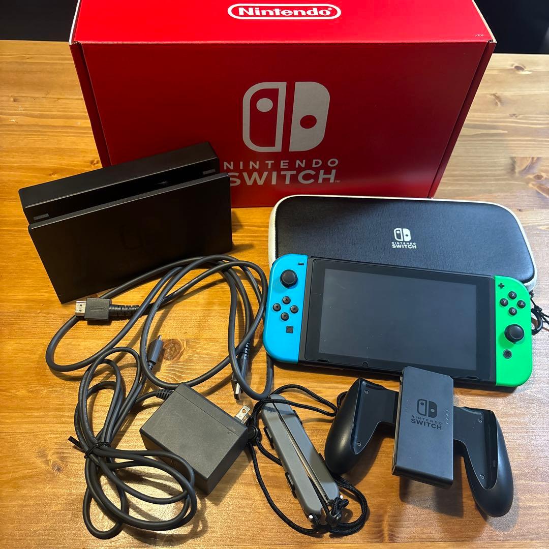 Nintendo Switch 本体 青/緑 ジョイコン　ケース付き