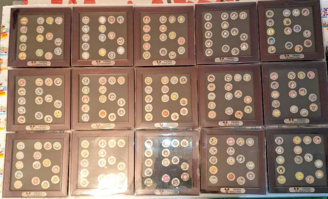 レア　ディズニーストア　コレクタブルカフスボタン　フルセット