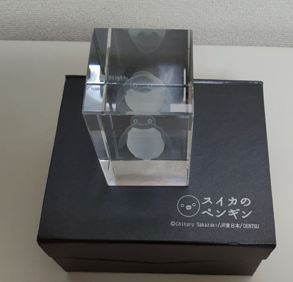 未使用★ Suicaのペンギン 3Dガラス置き物 LED発光台付き