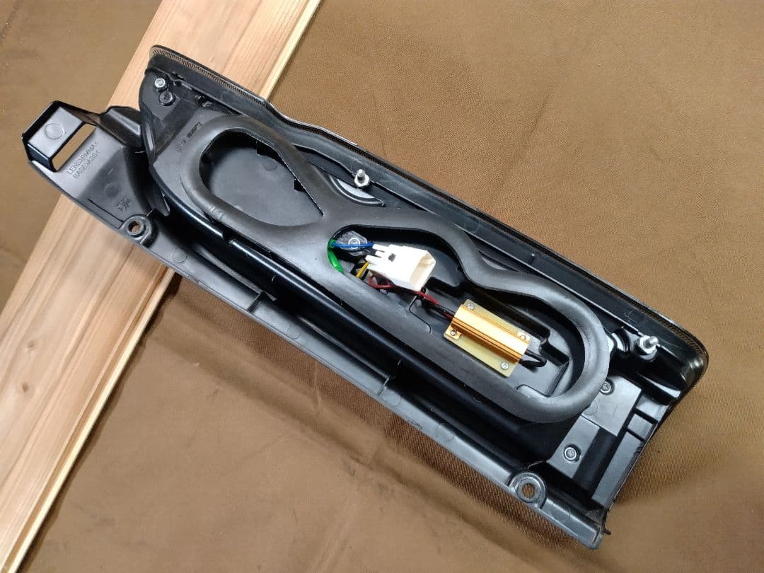 ◯ハイエース　テールランプ