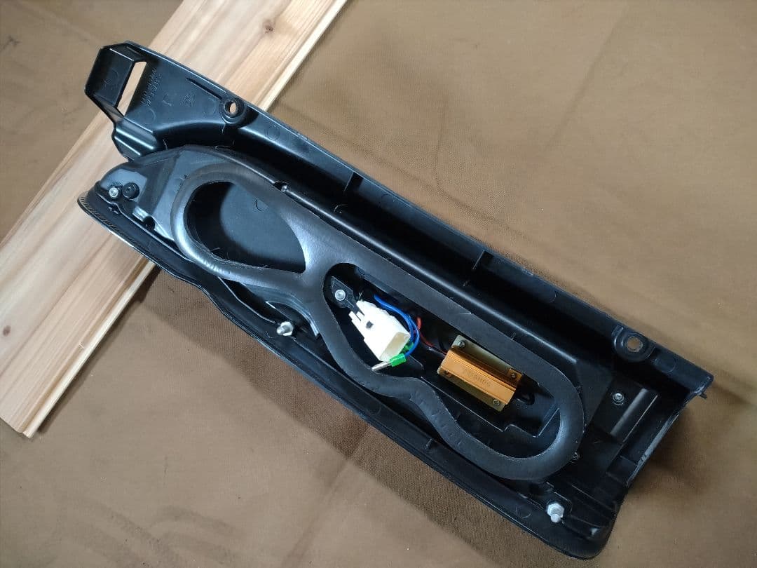 ◯ハイエース　テールランプ