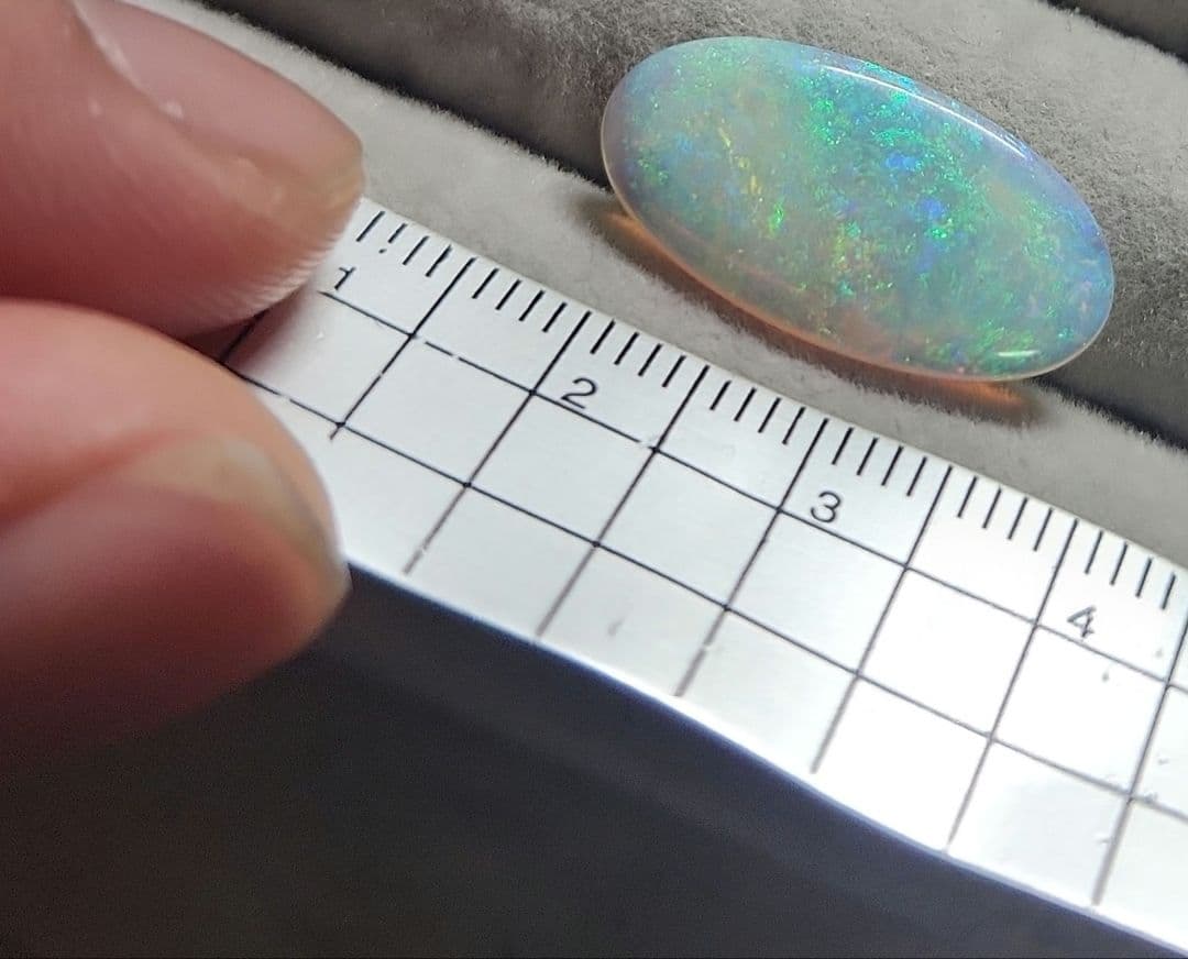 特大ギラギラ天然オパール 4.661ct