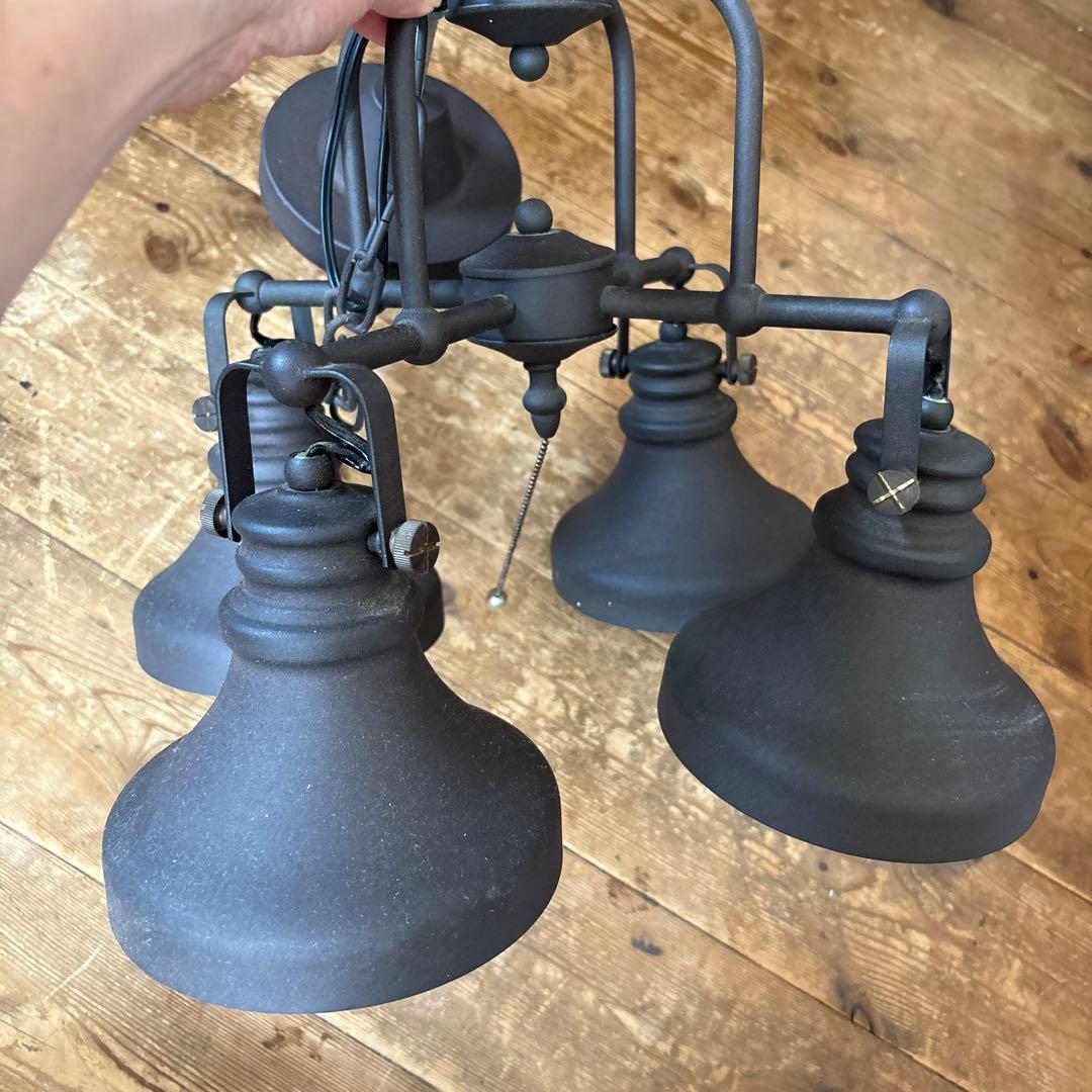 ブラックメタル4灯シャンデリア