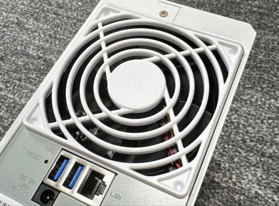 【美品】Synology NAS DS220j + WD 8TB x2 HDD