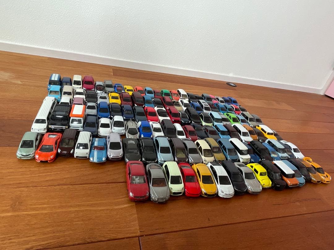 トミカ　まとめ売り　約120台（国産車、外車、スポーツカー）